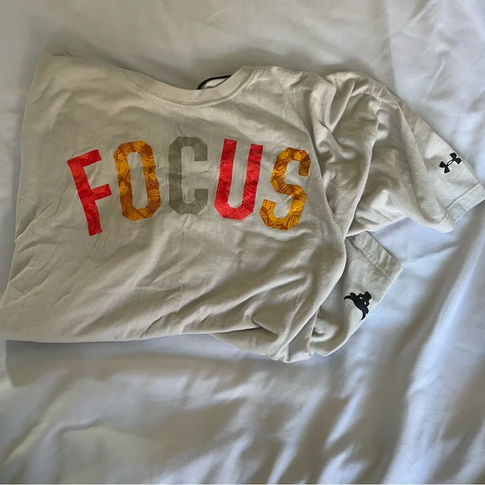 Under Armour | loose FOCUS shirt off white - Picture 3 of 3